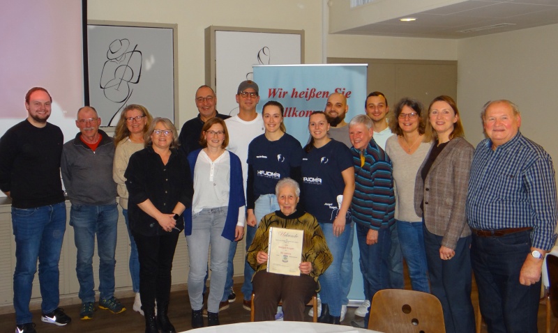 80 Jahre Vereinstreue: SSG Langen ehrt Margot Krüger